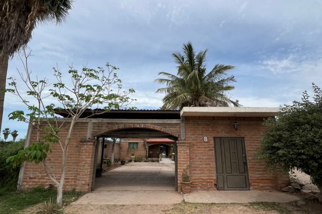 Casa de campo en venta con salón de eventos y jardín en el Ejido Mochis