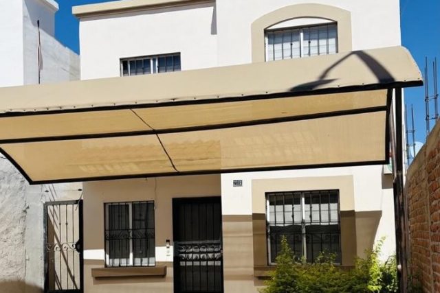 CASA EN VENTA URBI DEL REY
